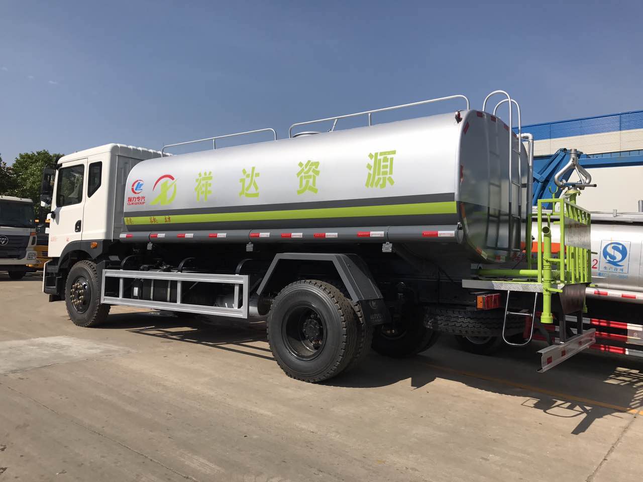 东风153洒水车︱15吨洒水车图片