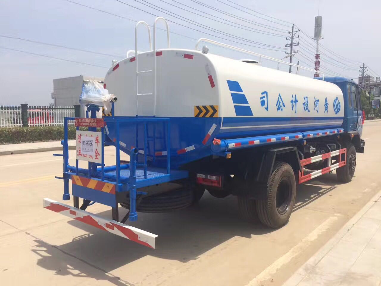 东风153洒水车︱15吨洒水车图片