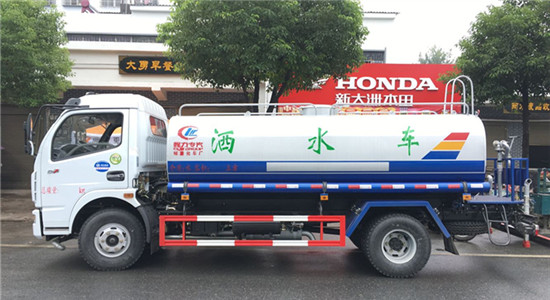 东风多利卡洒水车︱8方洒水车图片