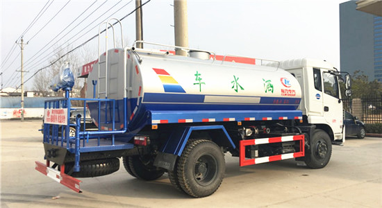 东风专底洒水车︱12方洒水车图片