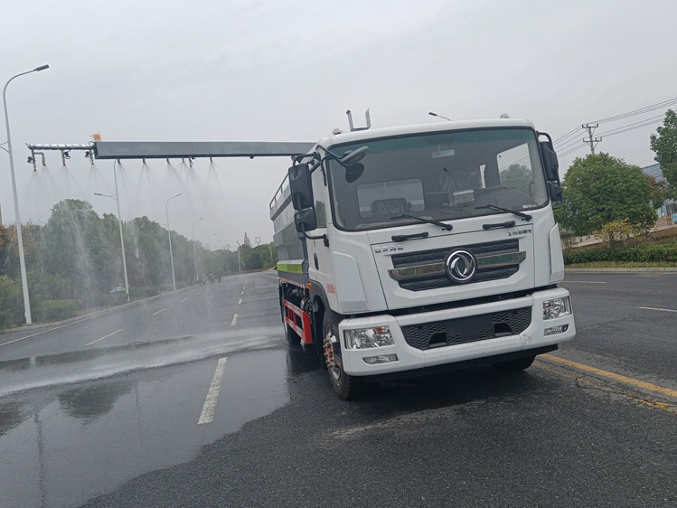 东风D9自动喷淋铁路抑尘车-12吨自动感应喷洒_大同煤场抑尘洒水车_运煤抑尘剂固化剂喷洒