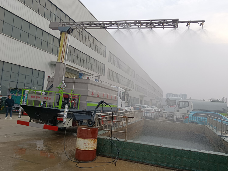 东风D9自动喷淋铁路抑尘车-12吨自动感应喷洒_大同煤场抑尘洒水车_运煤抑尘剂固化剂喷洒