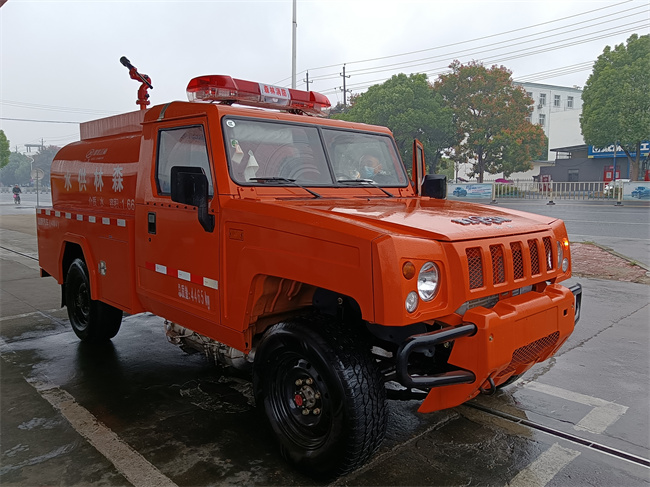 小型皮卡器材消防车_2吨四驱越野消防洒水车_河南湖北_灭火巡逻消防车_北汽吉普四驱森林防火巡逻车