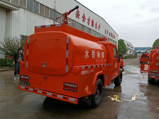 森林巡逻消防车_越野消防洒水车_内蒙古辽宁_山区林场草原消防救火车_北汽勇士四驱森林防火指挥车