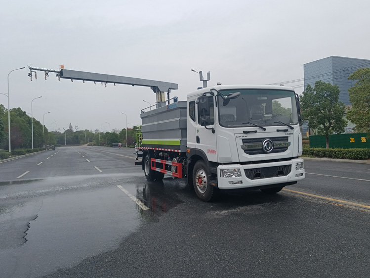 东风D9免税的铁路抑尘车--12吨降尘洒水车_长治12立方抑尘车-抑尘喷雾车钩挡停喷功能火车封层车