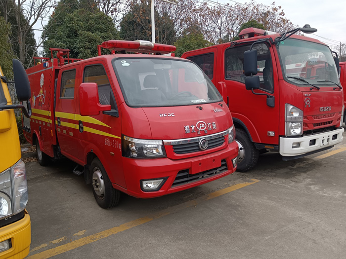 5吨消防洒水车_民用小型消防车_1.5-3.5吨水罐消防车现车价格