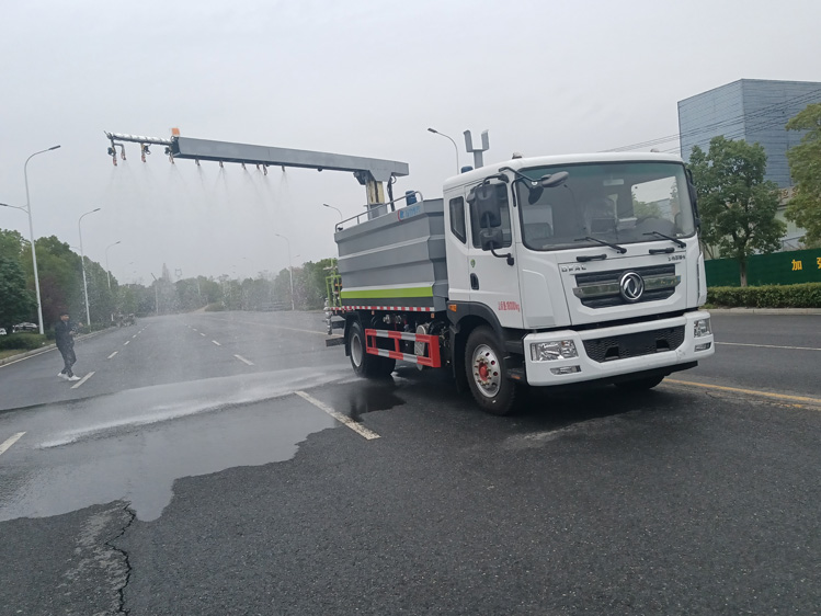 东风D9自动喷淋铁路抑尘车-12吨自动感应喷洒_榆林12方抑尘洒水车_雾化感应喷淋车_煤炭降尘车