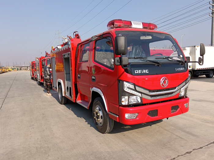 5吨消防洒水车_民用小型消防车_1.5-3.5吨水罐消防车现车价格