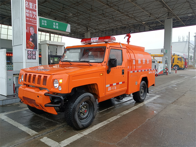 小型皮卡器材消防车_2吨四驱越野消防洒水车_河南湖北_灭火巡逻消防车_北汽吉普四驱森林防火巡逻车